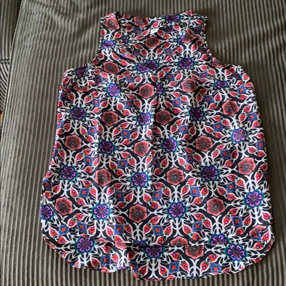 Printed Old Navy sleeveless blouse
